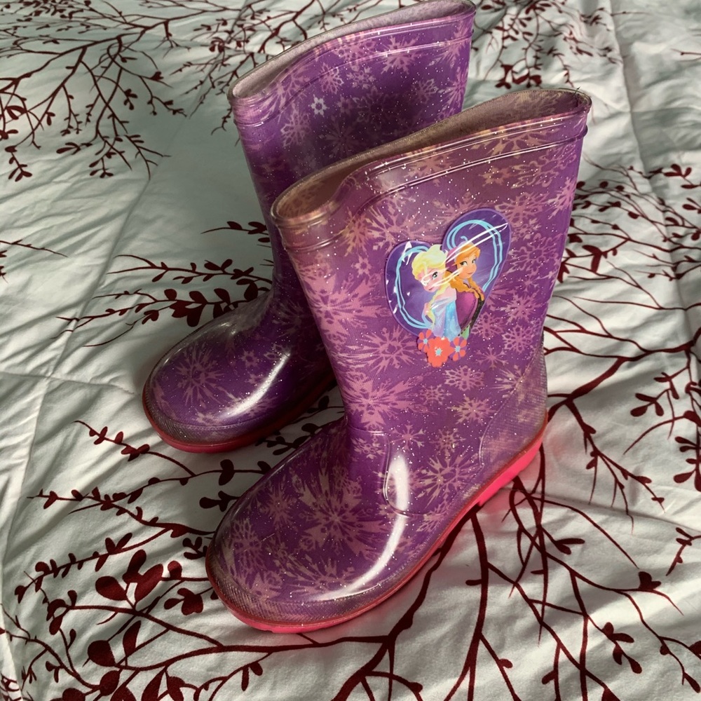 Size 13 Frozen rain boots!